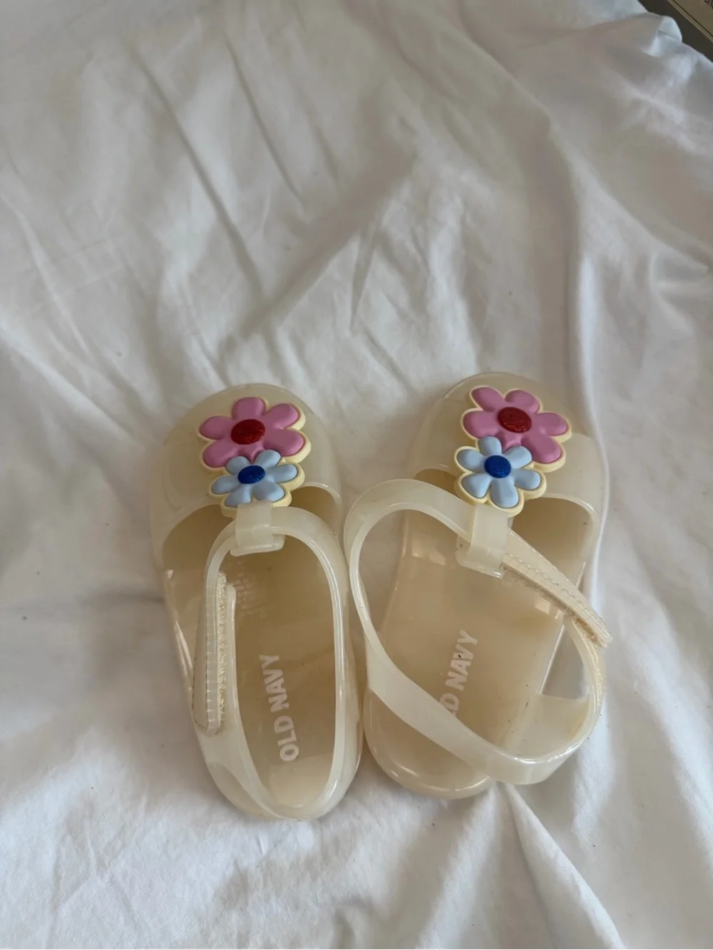 Old Navy Cream Jelly Sandals with Pink and Blue Flower Charms